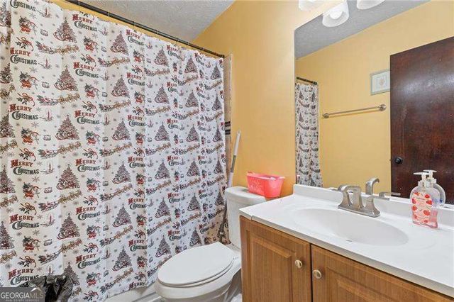 1140 Pineglen Drive, Riverdale, GA 30296
