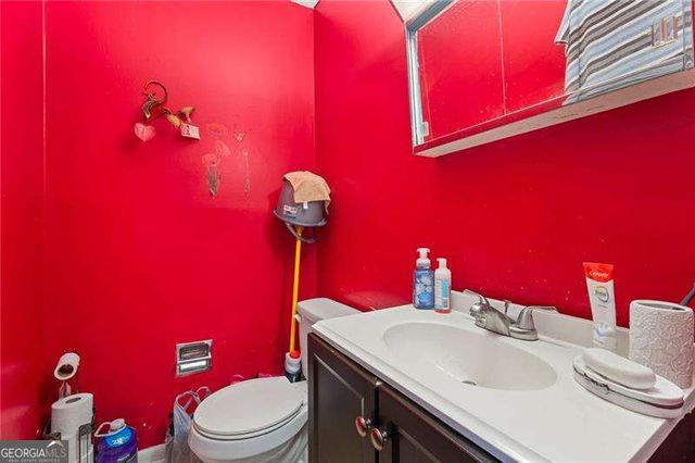 1140 Pineglen Drive, Riverdale, GA 30296