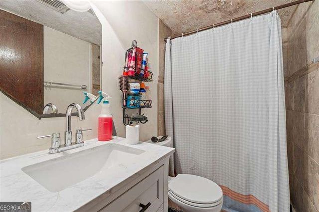 1140 Pineglen Drive, Riverdale, GA 30296