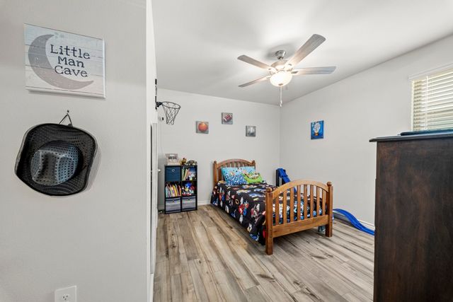 7609 Cowboy Trail Lane, Corpus Christi, TX 78414