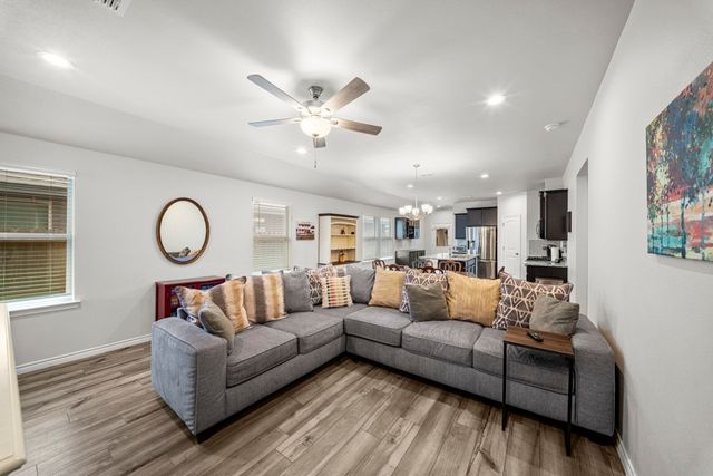 7609 Cowboy Trail Lane, Corpus Christi, TX 78414