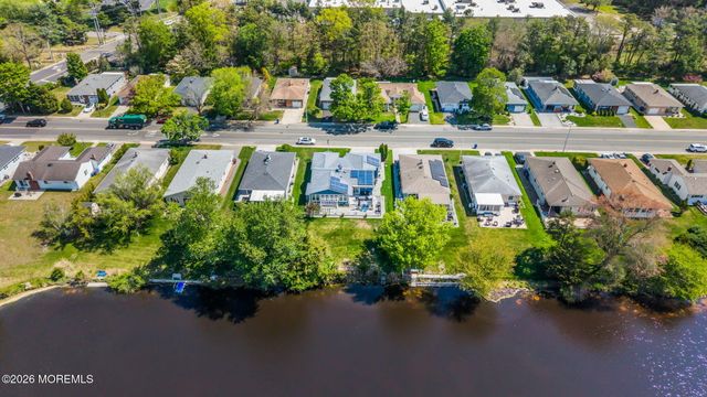 767 Jamaica Boulevard, Toms River, NJ 08757