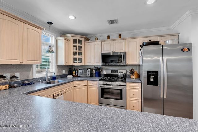 767 Jamaica Boulevard, Toms River, NJ 08757
