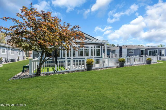 767 Jamaica Boulevard, Toms River, NJ 08757