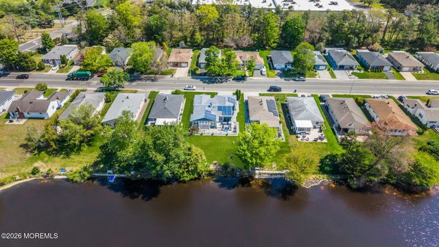 767 Jamaica Boulevard, Toms River, NJ 08757