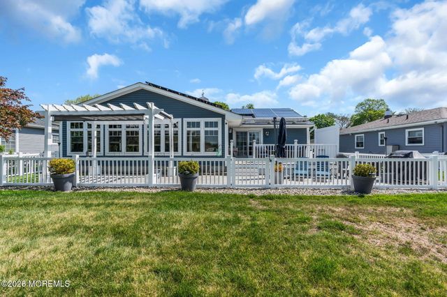 767 Jamaica Boulevard, Toms River, NJ 08757