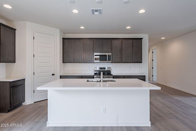 39965 W BUNKER Drive, Maricopa, AZ 85138