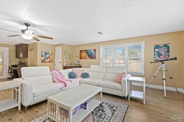 10060 Bristol Park Rd, Cantonment, FL 32533