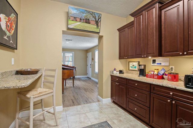 10060 Bristol Park Rd, Cantonment, FL 32533