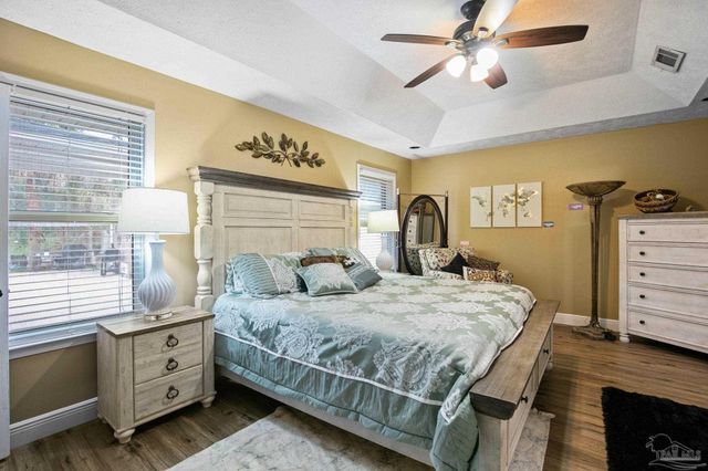 10060 Bristol Park Rd, Cantonment, FL 32533