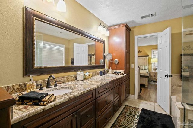 10060 Bristol Park Rd, Cantonment, FL 32533