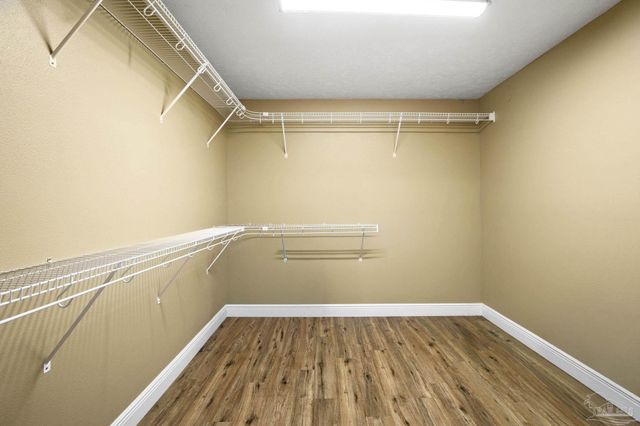 10060 Bristol Park Rd, Cantonment, FL 32533