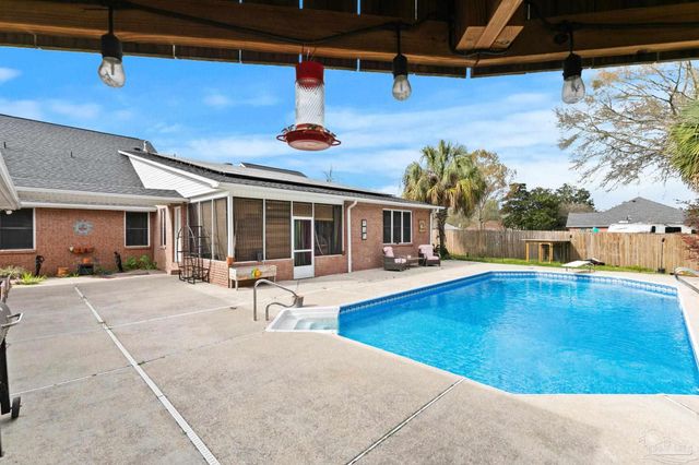 10060 Bristol Park Rd, Cantonment, FL 32533