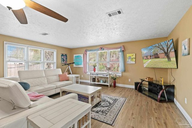 10060 Bristol Park Rd, Cantonment, FL 32533