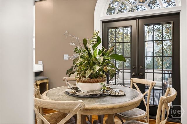 215 E Jones Street, Savannah, GA 31401