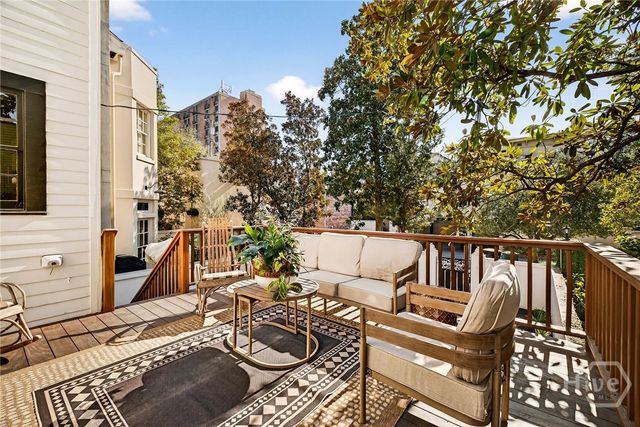 215 E Jones Street, Savannah, GA 31401