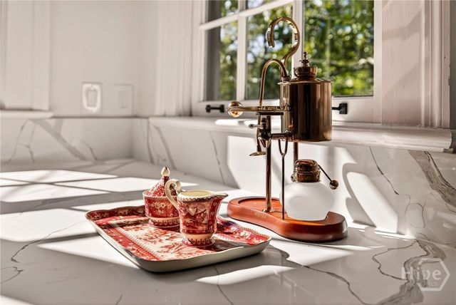 215 E Jones Street, Savannah, GA 31401