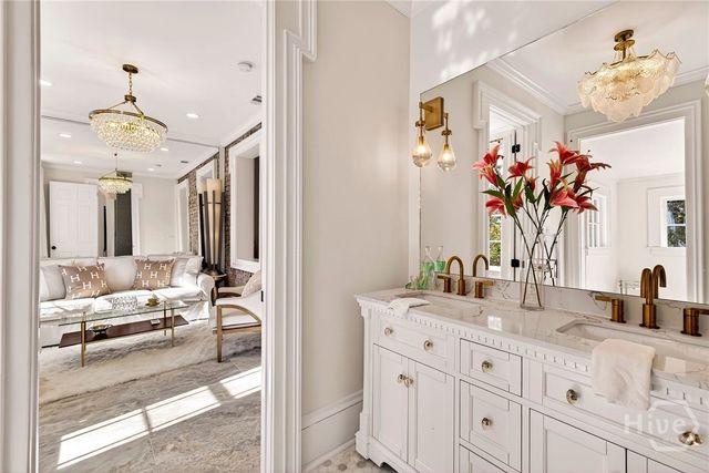 215 E Jones Street, Savannah, GA 31401