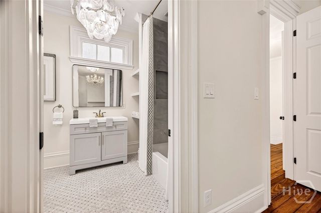 215 E Jones Street, Savannah, GA 31401