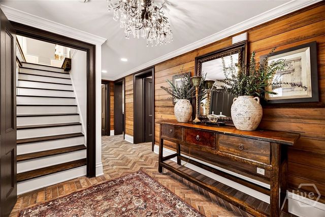 215 E Jones Street, Savannah, GA 31401