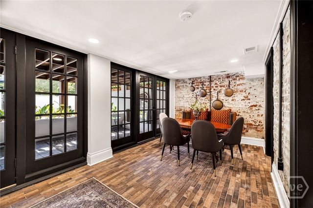 215 E Jones Street, Savannah, GA 31401