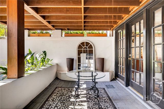 215 E Jones Street, Savannah, GA 31401