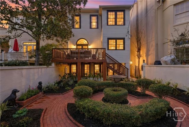 215 E Jones Street, Savannah, GA 31401