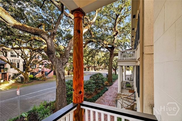 215 E Jones Street, Savannah, GA 31401