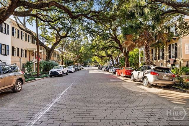 215 E Jones Street, Savannah, GA 31401