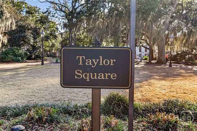 215 E Jones Street, Savannah, GA 31401