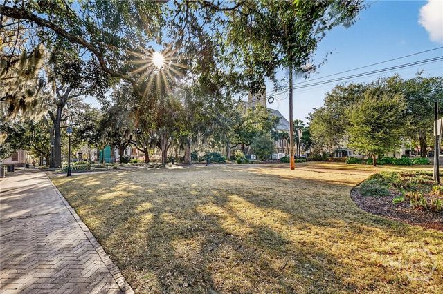 215 E Jones Street, Savannah, GA 31401