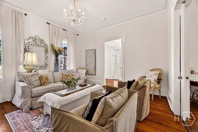 215 E Jones Street, Savannah, GA 31401