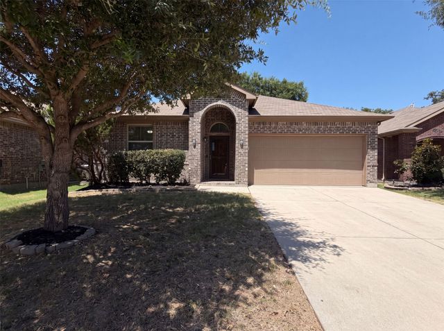 1108 Edgewater Drive, Azle, TX 76020