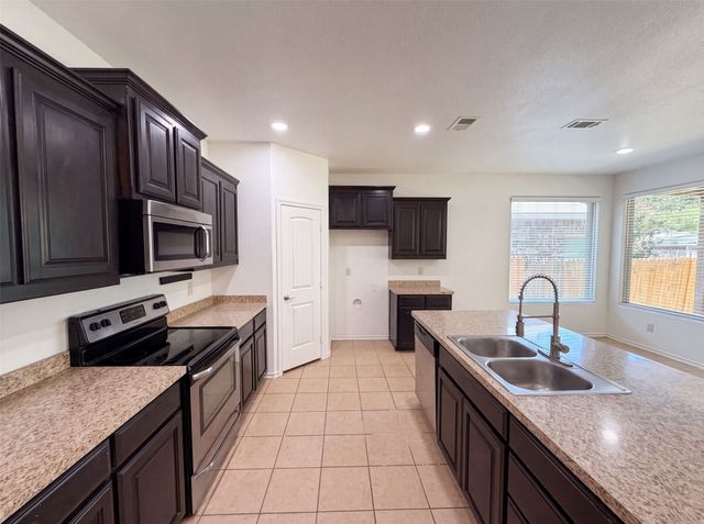 1108 Edgewater Drive, Azle, TX 76020