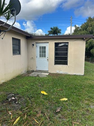 5751 SW 55th Street, Davie, FL 33314