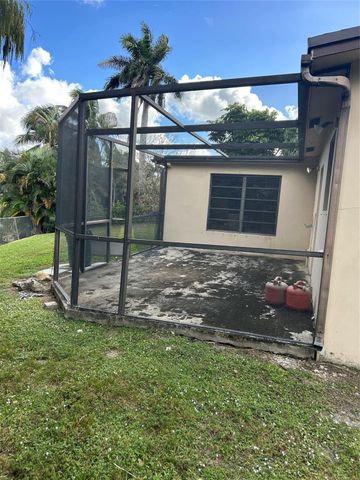 5751 SW 55th Street, Davie, FL 33314