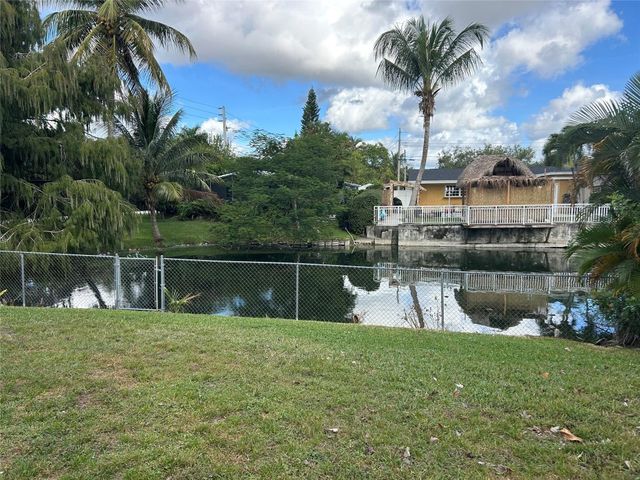 5751 SW 55th Street, Davie, FL 33314