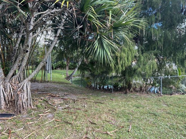 5751 SW 55th Street, Davie, FL 33314