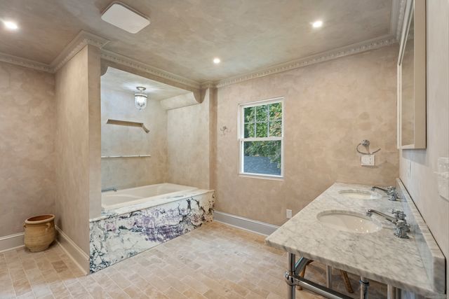 119 Westwood Road, New Haven, CT 06515