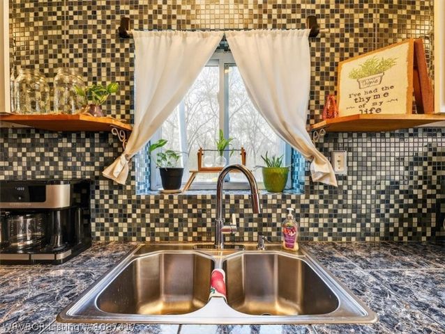 39777 Choctaw Avenue, Howe, OK 74940