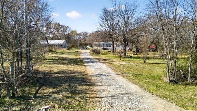 39777 Choctaw Avenue, Howe, OK 74940