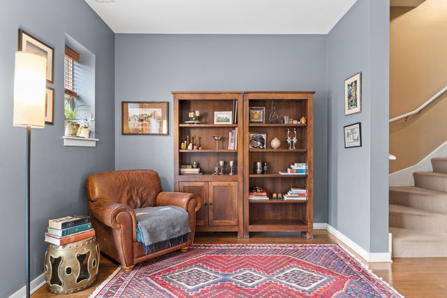 1212 W Grenshaw Street, Chicago, IL 60607