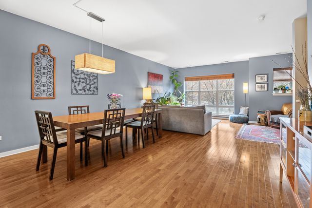 1212 W Grenshaw Street, Chicago, IL 60607