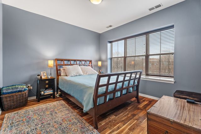 1212 W Grenshaw Street, Chicago, IL 60607