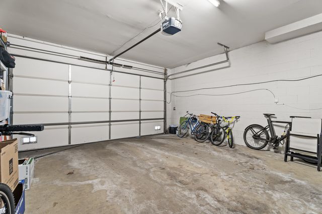 1212 W Grenshaw Street, Chicago, IL 60607