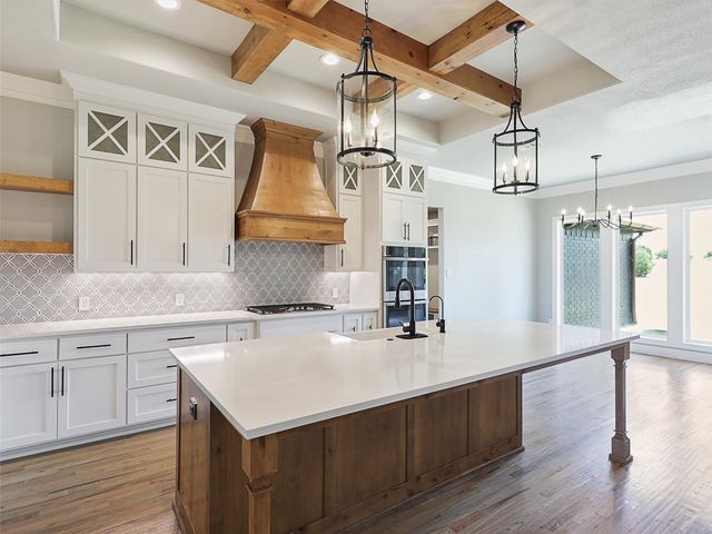 1074 Timber Hills Drive, Weatherford, TX 76087