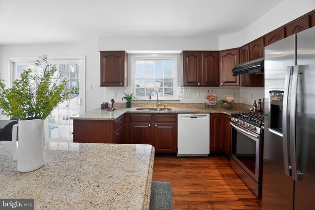 886 S YORK DR, Downingtown, PA 19335