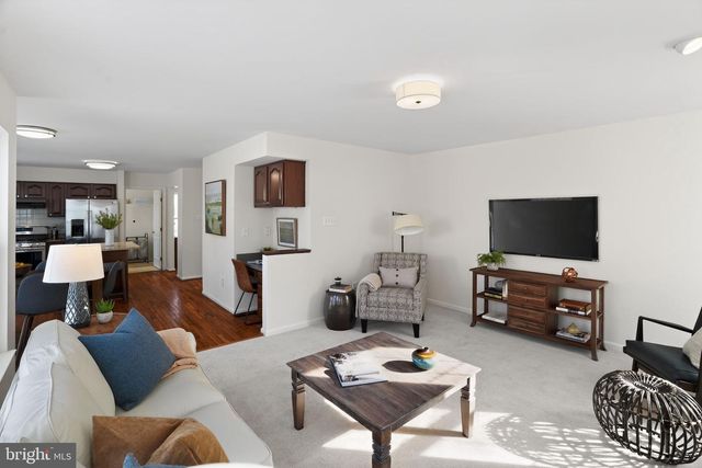 886 S YORK DR, Downingtown, PA 19335