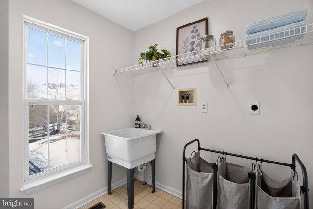 886 S YORK DR, Downingtown, PA 19335