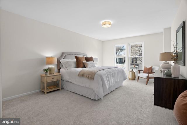 886 S YORK DR, Downingtown, PA 19335